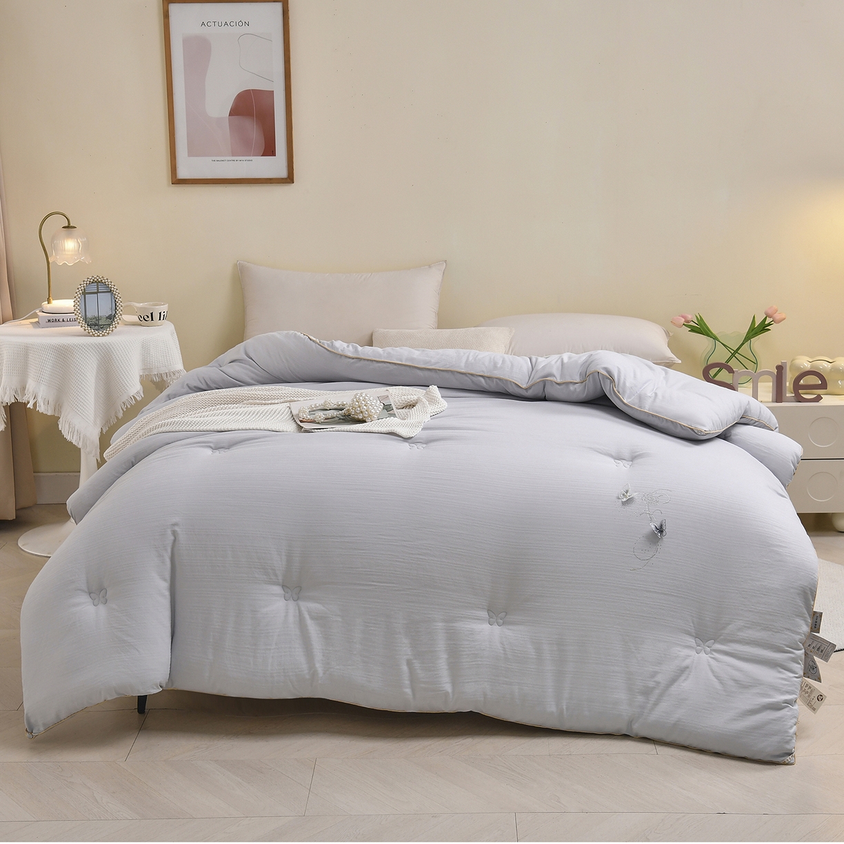 91家纺网 家纺一手货源 找家纺 典曼家纺 2025新款A类立体提花烫钻被被子被芯-蝶恋花 蝶恋花星空灰