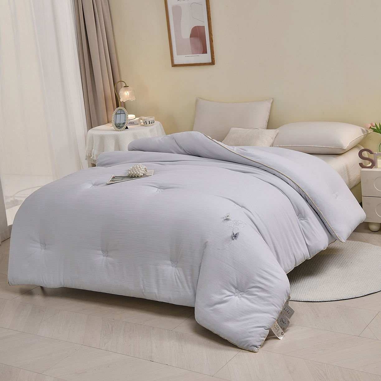 91家纺网 家纺一手货源 找家纺 典曼家纺 2025新款A类立体提花烫钻被被子被芯-蝶恋花 蝶恋花星空灰