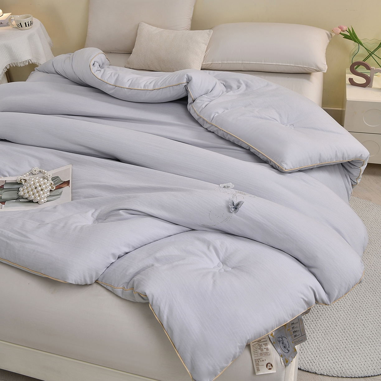 91家纺网 家纺一手货源 找家纺 典曼家纺 2025新款A类立体提花烫钻被被子被芯-蝶恋花 蝶恋花星空灰