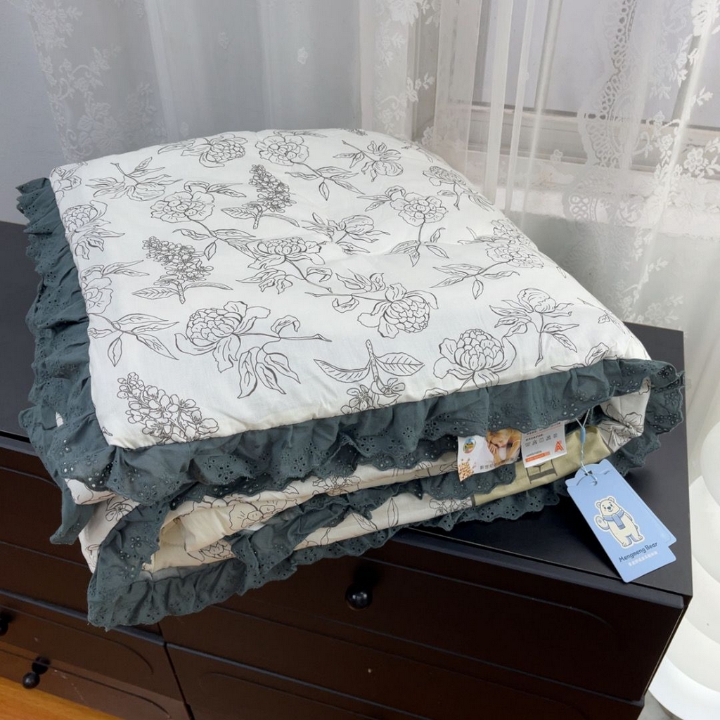 91家纺网 家纺一手货源 找家纺 （总）暖居 2025新款纯棉花边款春秋豆豆被四季通用