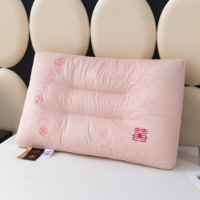 91家纺网 家纺一手货源 找家纺 （总）仁宇枕业 2025新款全棉纯棉贡缎结婚喜庆婚庆枕头玫瑰花喜枕枕头枕芯