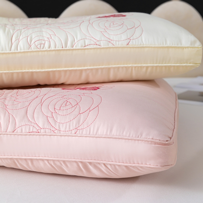 91家纺网 家纺一手货源 找家纺 （总）仁宇枕业 2025新款全棉纯棉贡缎结婚喜庆婚庆枕头玫瑰花喜枕枕头枕芯