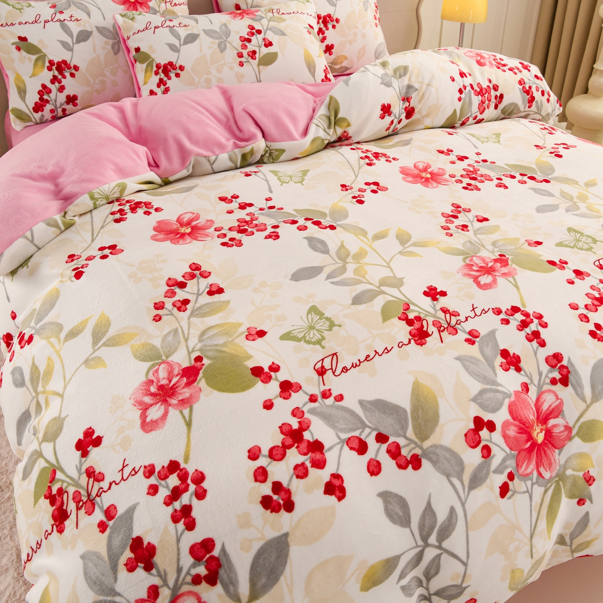 91家纺网 家纺一手货源 找家纺 紫月轩家纺 2025新款A类牛奶绒小清新印花四件套 樱花雨