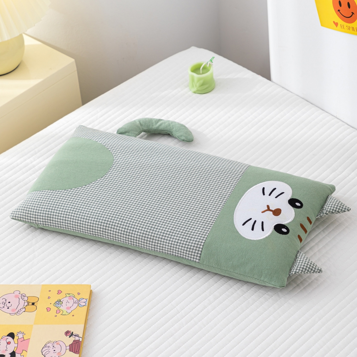91家纺网 家纺一手货源 找家纺 （总）仁宇枕业 2025新款全棉纯棉卡通格子儿童荞麦枕枕头枕芯