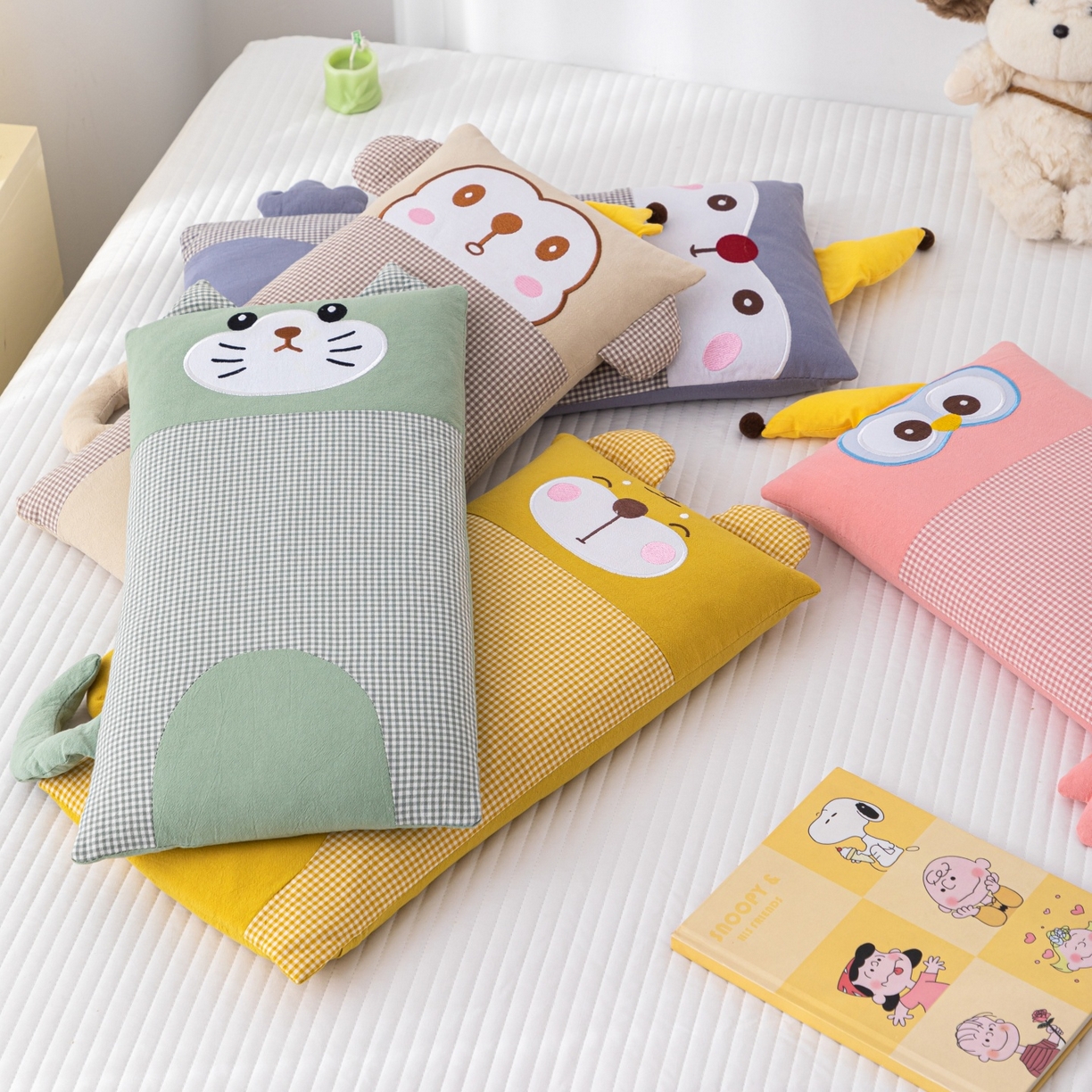91家纺网 家纺一手货源 找家纺 （总）仁宇枕业 2025新款全棉纯棉卡通格子儿童荞麦枕枕头枕芯