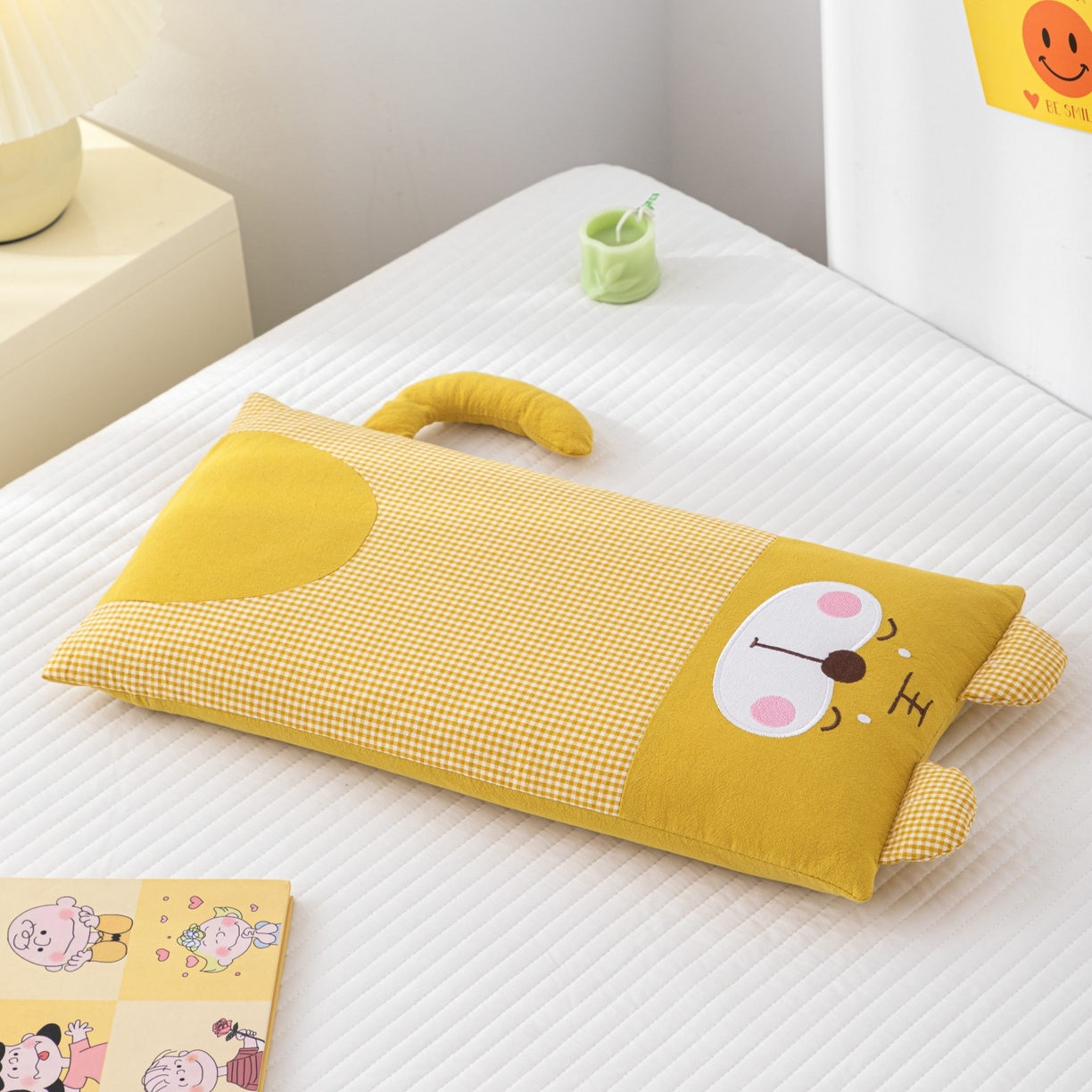 91家纺网 家纺一手货源 找家纺 （总）仁宇枕业 2025新款全棉纯棉卡通格子儿童荞麦枕枕头枕芯