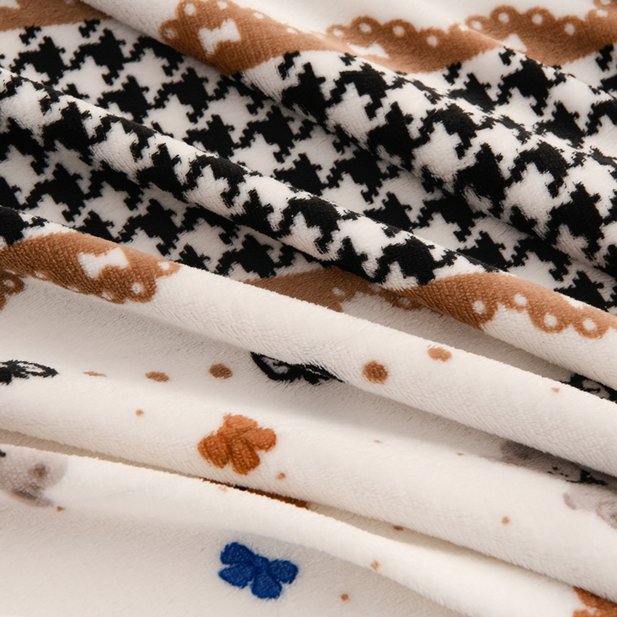 91家纺网 家纺一手货源 找家纺 紫月轩家纺 2025新款A类牛奶绒小清新印花四件套 格纹小熊