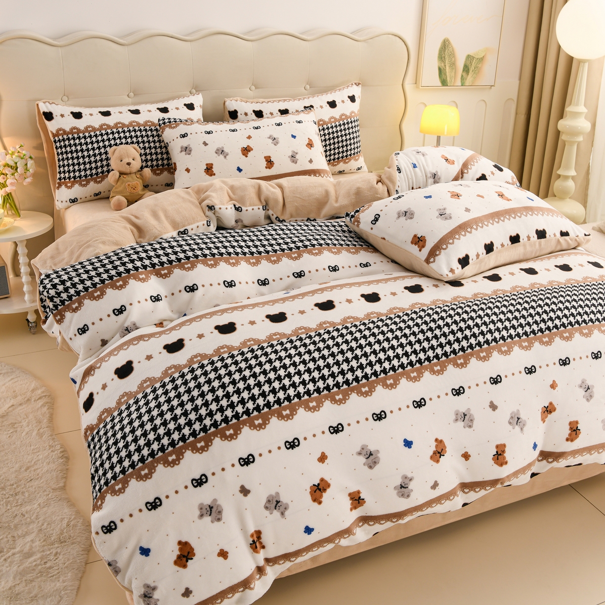 91家纺网 家纺一手货源 找家纺 紫月轩家纺 2025新款A类牛奶绒小清新印花四件套 格纹小熊