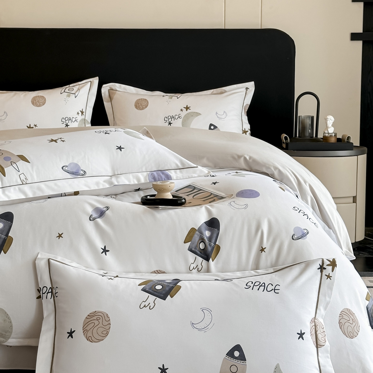 91家纺网 家纺一手货源 找家纺 大柏树 2025新款全棉磨毛印花四件套系列(可定制) 遨游太空