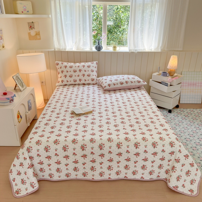 91家纺网 家纺一手货源 找家纺 漫调家纺 2025新款全棉双层纱与绒床盖三件套 玫瑰故事