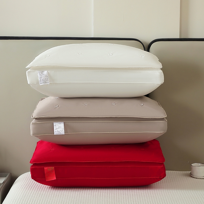 91家纺网 家纺一手货源 找家纺 （总）仁宇枕业 2025新款全棉纯棉豌豆花蚕丝二合一大红色婚庆枕枕头枕芯