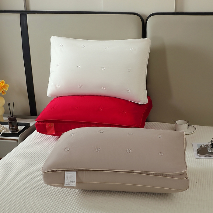 91家纺网 家纺一手货源 找家纺 （总）仁宇枕业 2025新款全棉纯棉豌豆花蚕丝二合一大红色婚庆枕枕头枕芯