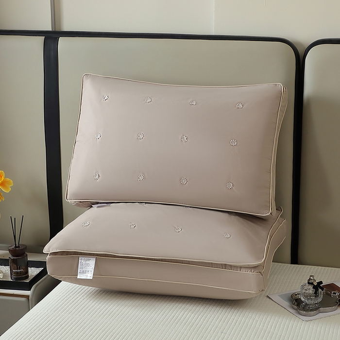 91家纺网 家纺一手货源 找家纺 （总）仁宇枕业 2025新款全棉纯棉豌豆花蚕丝二合一大红色婚庆枕枕头枕芯