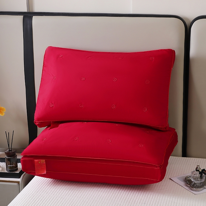 91家纺网 家纺一手货源 找家纺 （总）仁宇枕业 2025新款全棉纯棉豌豆花蚕丝二合一大红色婚庆枕枕头枕芯