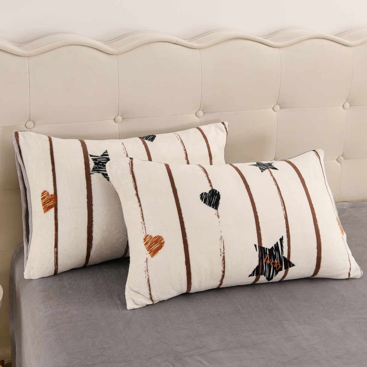 91家纺网 家纺一手货源 找家纺 紫月轩家纺 2025新款A类牛奶绒小清新印花四件套 星条漫旅