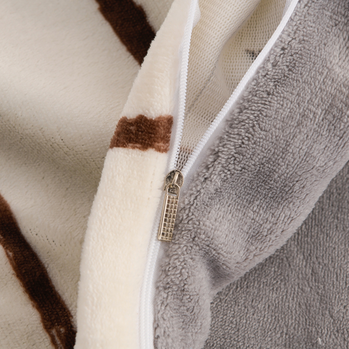 91家纺网 家纺一手货源 找家纺 紫月轩家纺 2025新款A类牛奶绒小清新印花四件套 星条漫旅