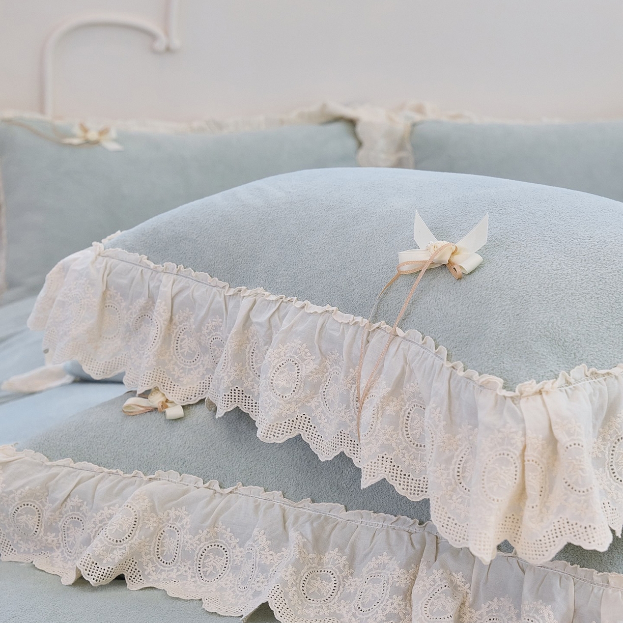 91家纺网 家纺一手货源 找家纺 玖玖爱家纺 2025新款高克重法式甜美特软艾尼绒四件套 灰绿