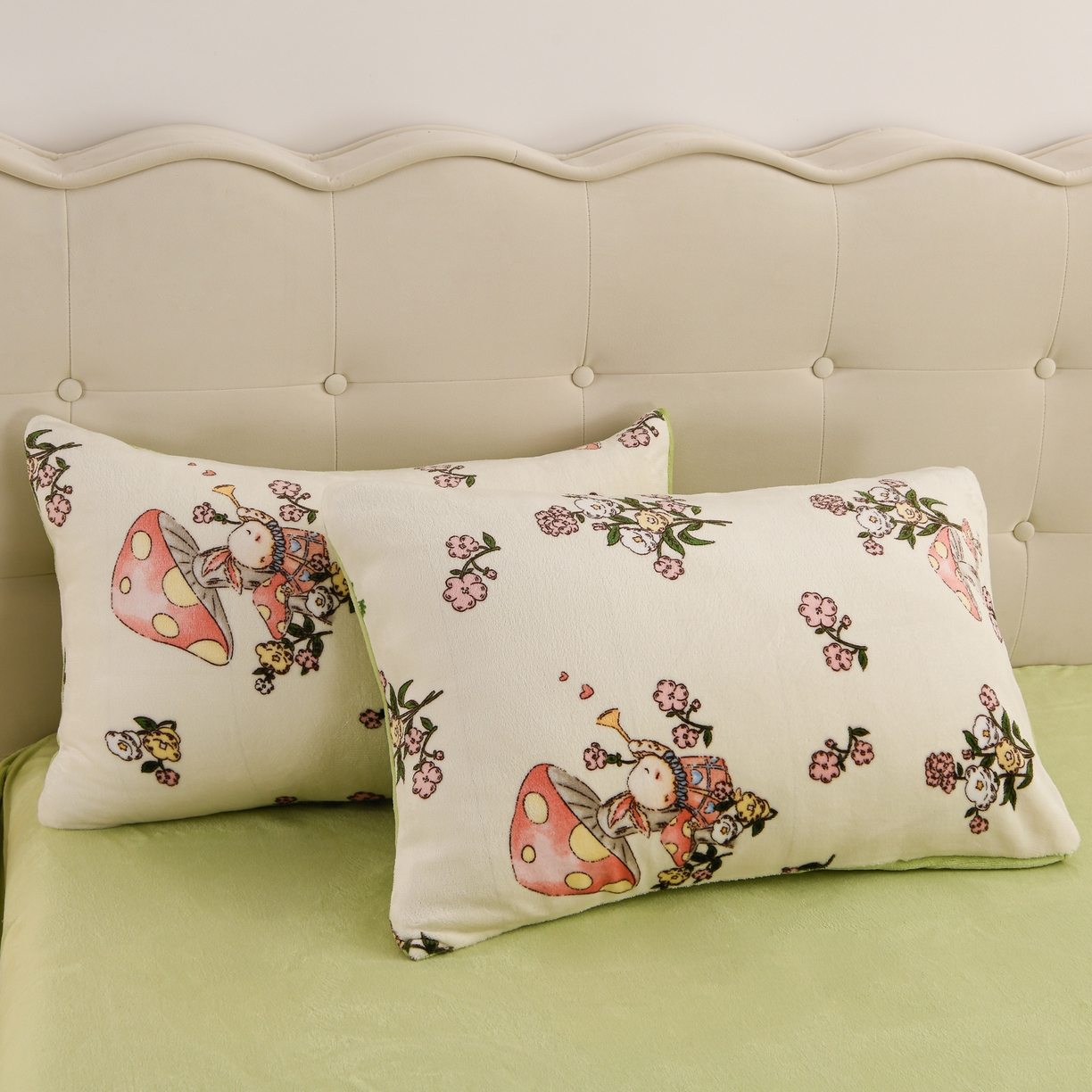 91家纺网 家纺一手货源 找家纺 紫月轩家纺 2025新款A类牛奶绒小清新印花四件套 蘑花仙踪