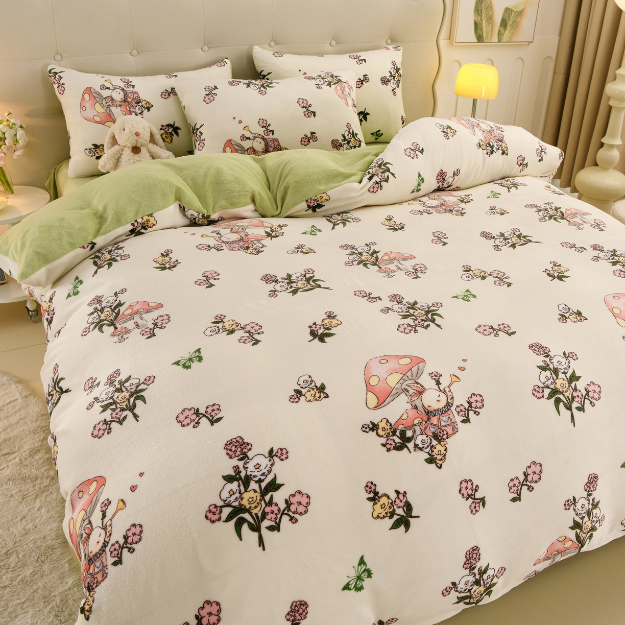 91家纺网 家纺一手货源 找家纺 紫月轩家纺 2025新款A类牛奶绒小清新印花四件套 蘑花仙踪