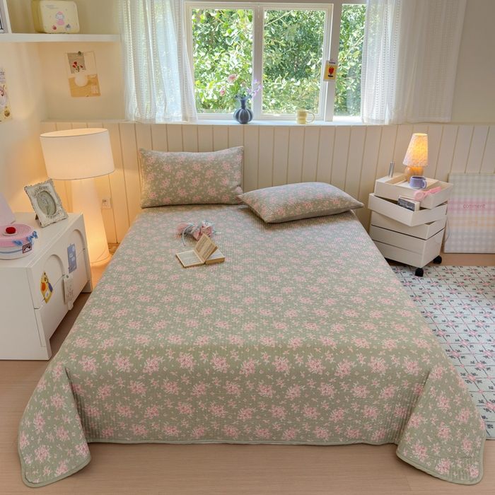 91家纺网 家纺一手货源 找家纺 漫调家纺 2025新款全棉双层纱与绒床盖三件套 青芜点绯