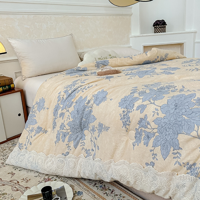 91家纺网 家纺一手货源 找家纺 （总）芯恋 25年新款亚麻风全棉花边云感冬被四季被加厚冬被