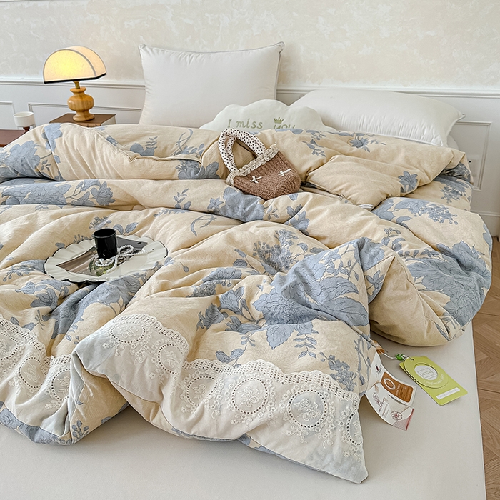 91家纺网 家纺一手货源 找家纺 （总）芯恋 25年新款亚麻风全棉花边云感冬被四季被加厚冬被