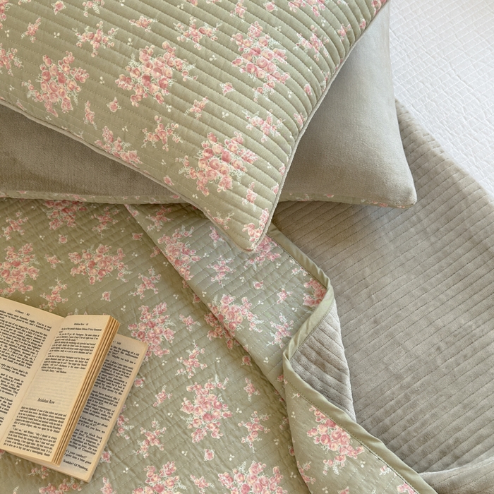 91家纺网 家纺一手货源 找家纺 漫调家纺 2025新款全棉双层纱与绒床盖三件套 青芜点绯