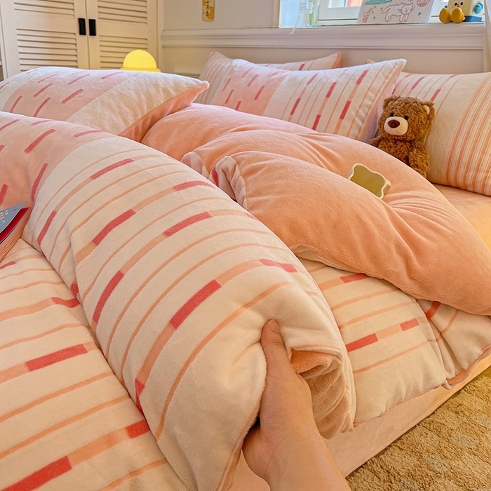 91家纺网 家纺一手货源 找家纺 （总）莱茵家居 2025新款高克重牛奶绒烂花四件套