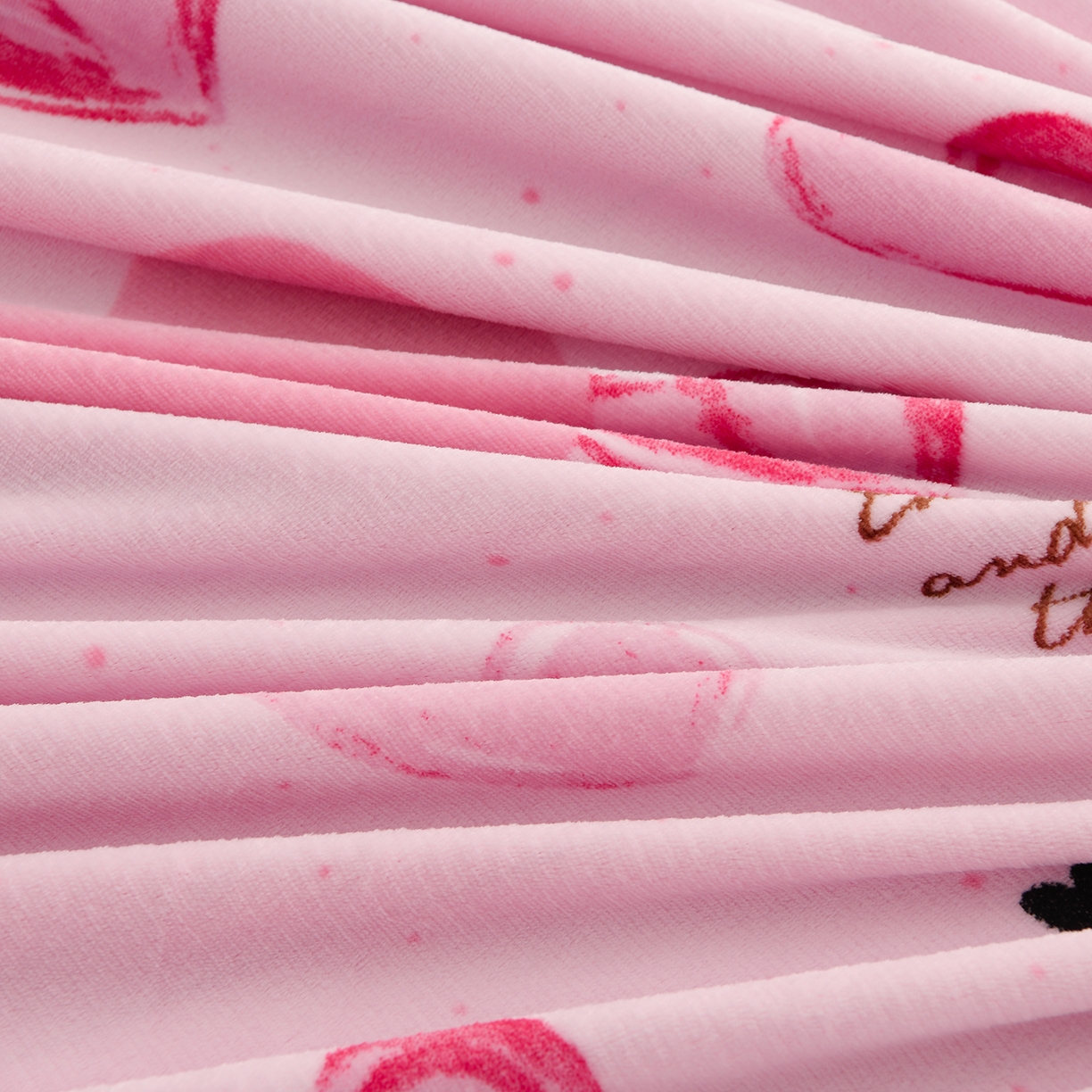 91家纺网 家纺一手货源 找家纺 紫月轩家纺 2025新款A类牛奶绒小清新印花四件套 甜心熊语