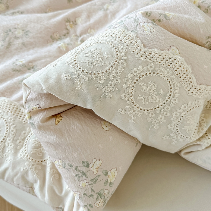 91家纺网 家纺一手货源 找家纺 芯恋 25年新款亚麻风全棉花边云感冬被四季被加厚冬被 苍兰