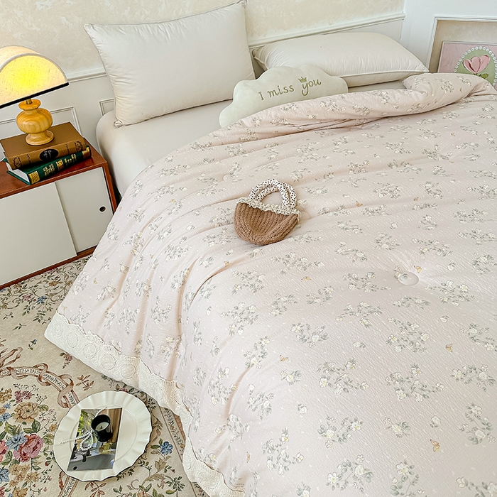 91家纺网 家纺一手货源 找家纺 芯恋 25年新款亚麻风全棉花边云感冬被四季被加厚冬被 苍兰