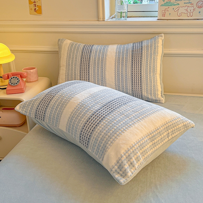 91家纺网 家纺一手货源 找家纺 （总）莱茵家居 2025新款高克重牛奶绒烂花四件套