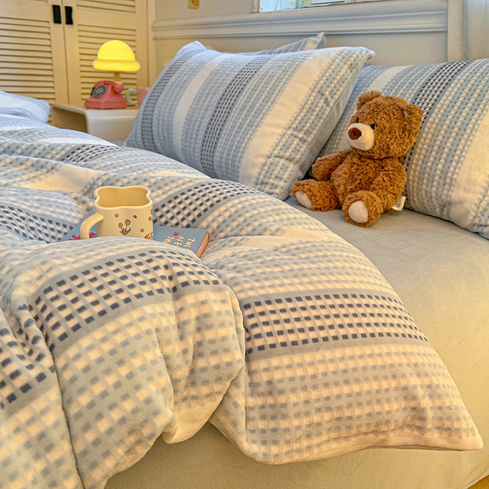 91家纺网 家纺一手货源 找家纺 （总）莱茵家居 2025新款高克重牛奶绒烂花四件套