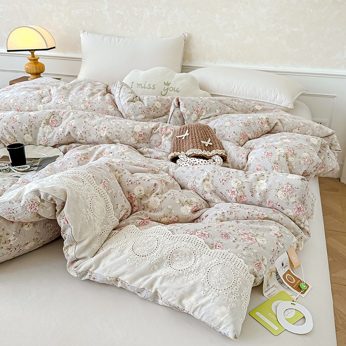 91家纺网 家纺一手货源 找家纺 芯恋 25年新款亚麻风全棉花边云感冬被四季被加厚冬被 瑰丽