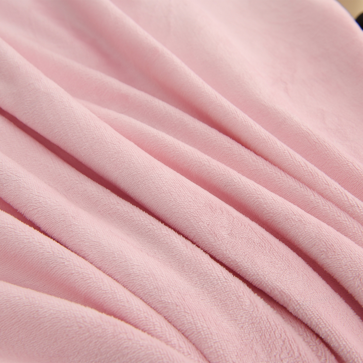 91家纺网 家纺一手货源 找家纺 紫月轩家纺 2025新款A类牛奶绒小清新印花四件套 草莓格韵