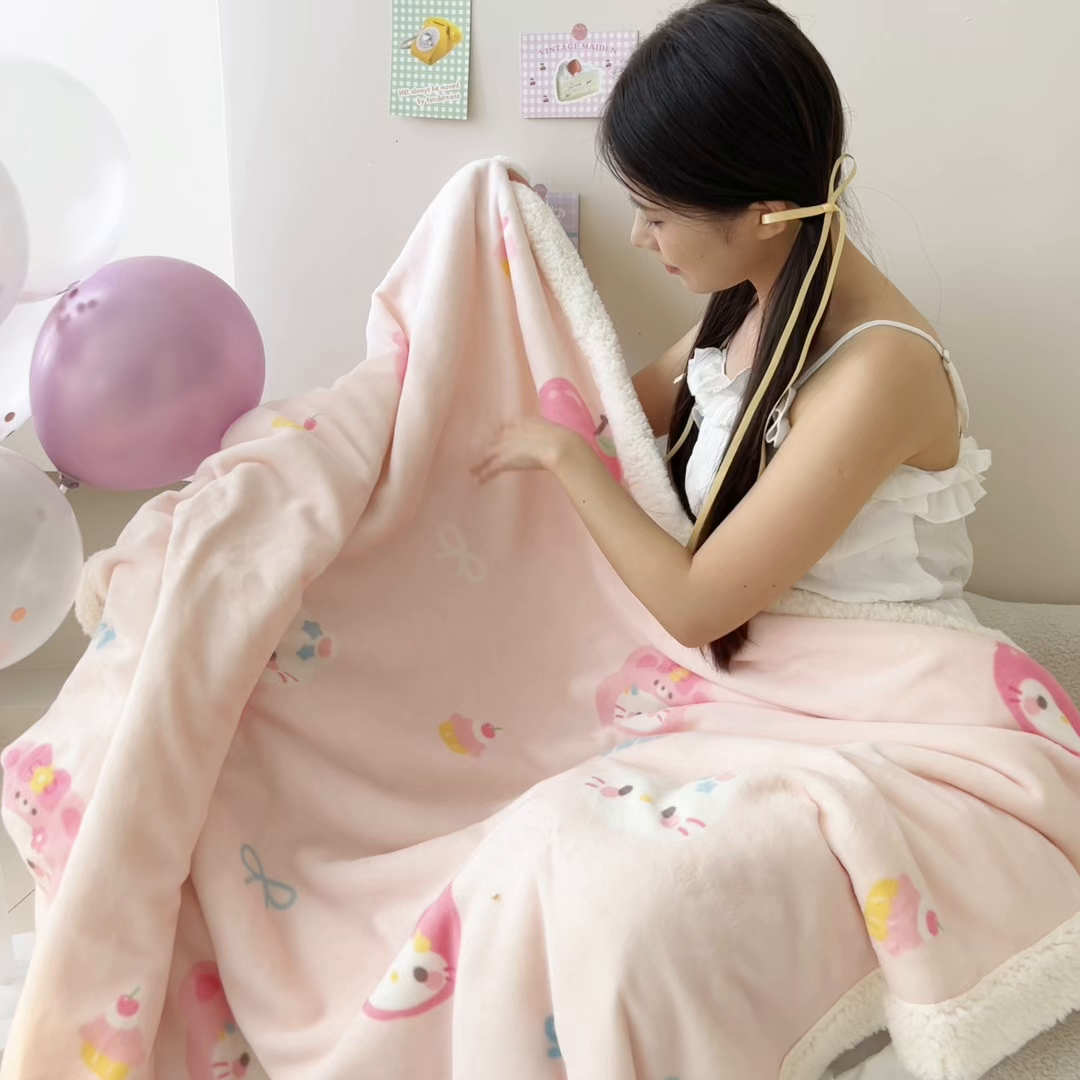 91家纺网 家纺一手货源 找家纺 沐慕 2025新款牛奶绒拼羊羔绒毛毯盖毯毯子 毛毯-苹果猫猫