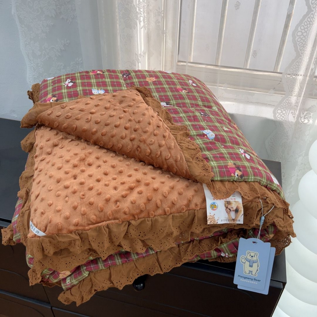 91家纺网 家纺一手货源 找家纺 暖居 2025新款纯棉花边款春秋豆豆被四季通用 圣诞