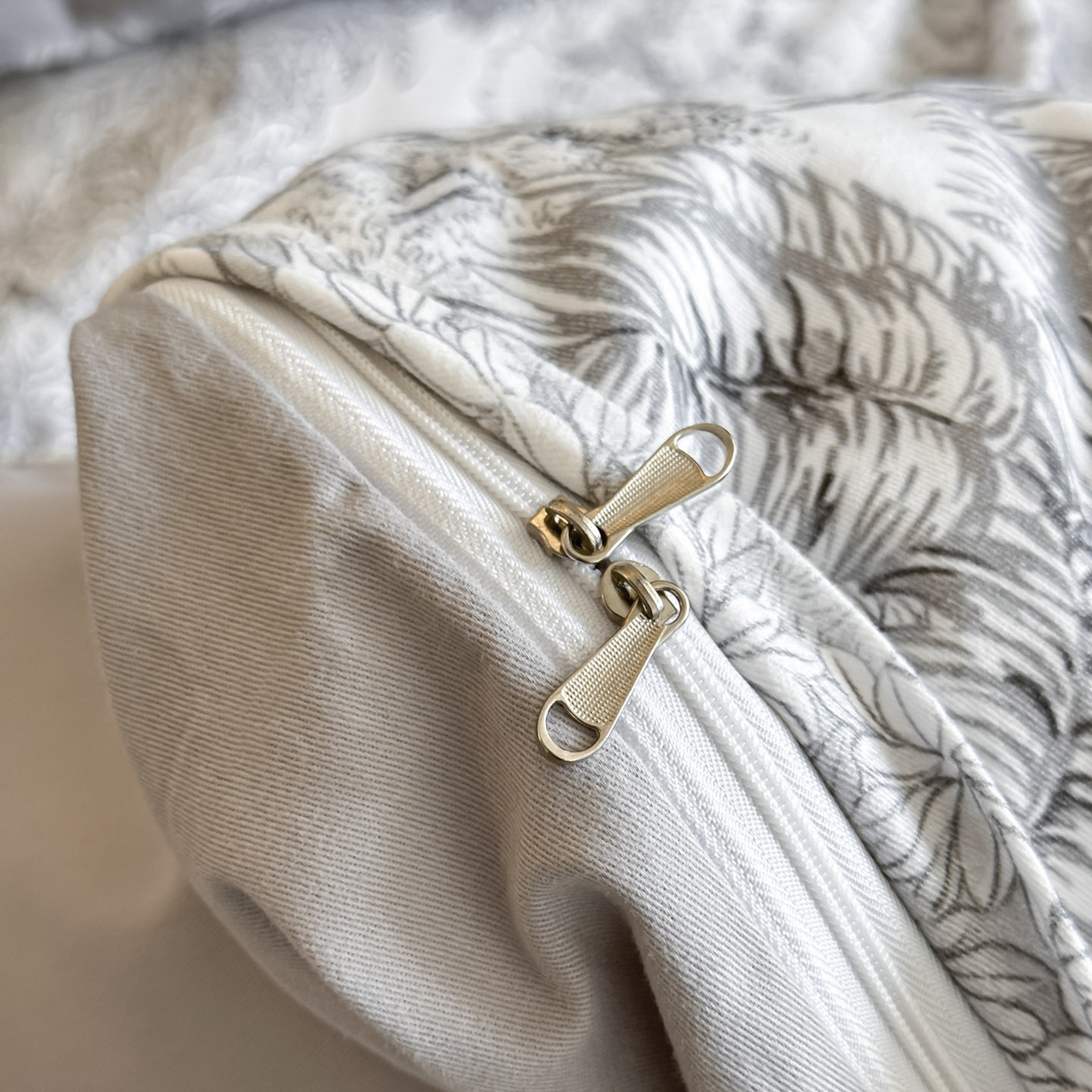 91家纺网 家纺一手货源 找家纺 大柏树 2025新款全棉磨毛印花单被套系列（可定制） 浮生-灰