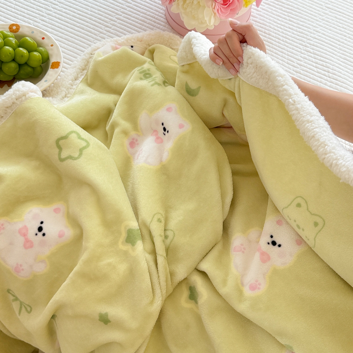 91家纺网 家纺一手货源 找家纺 沐慕 2025新款牛奶绒拼羊羔绒毛毯盖毯毯子 毛毯-青青萌宠