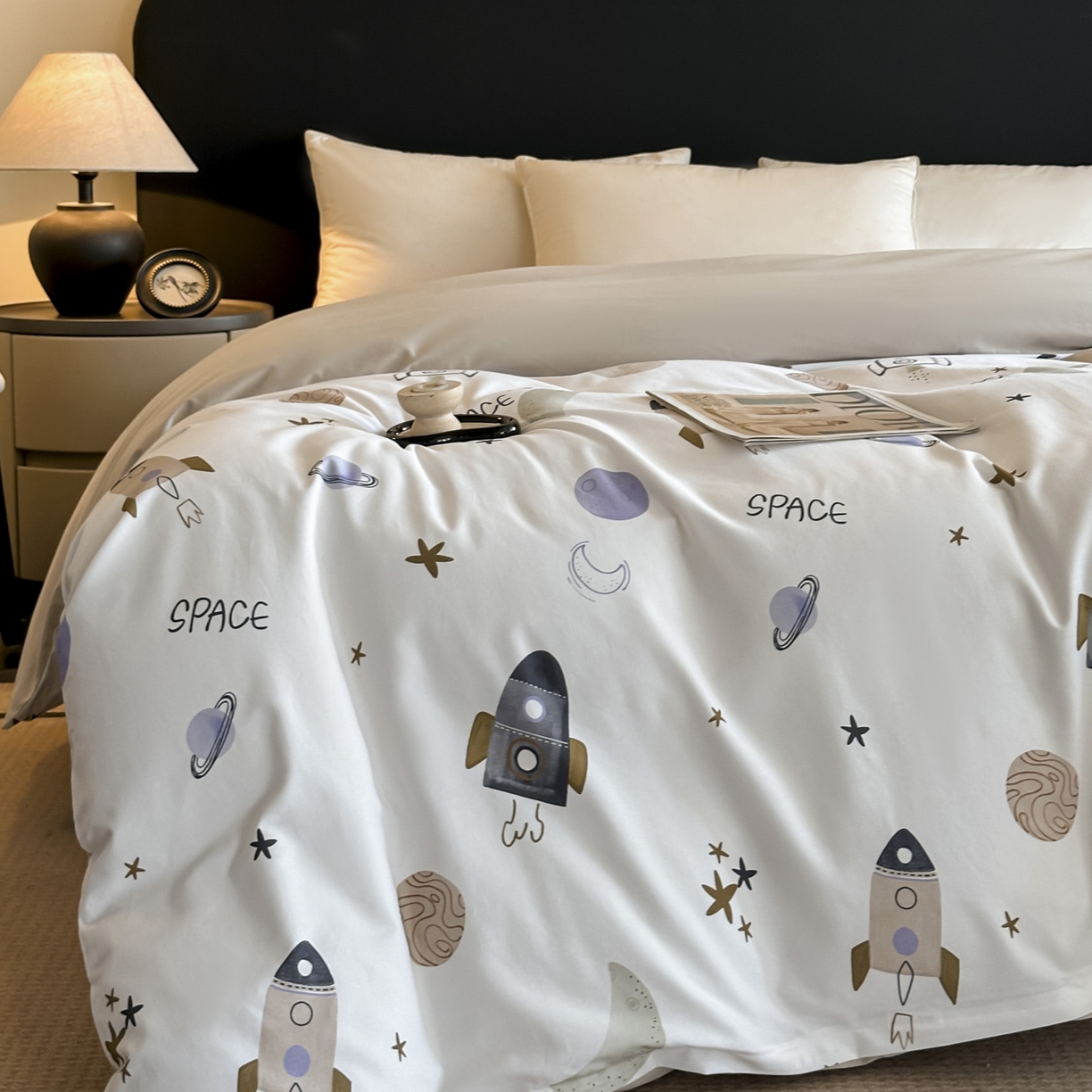 91家纺网 家纺一手货源 找家纺 大柏树 2025新款全棉磨毛印花单被套系列（可定制） 遨游太空