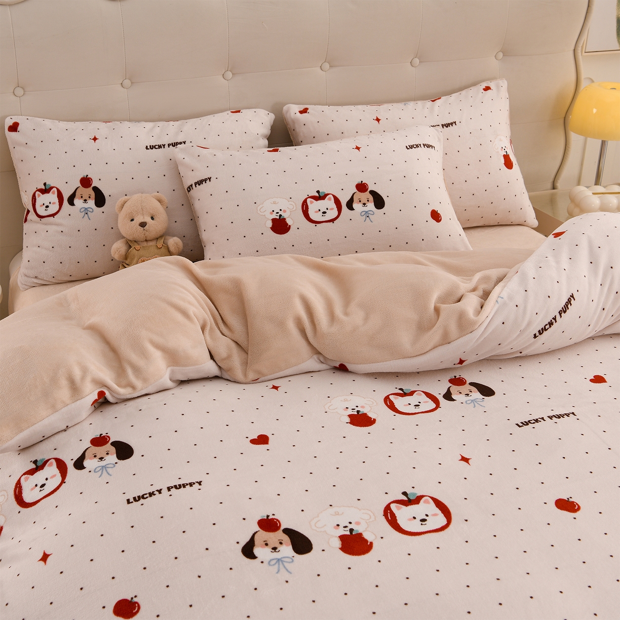 91家纺网 家纺一手货源 找家纺 紫月轩家纺 2025新款A类牛奶绒小清新印花四件套 点点萌园