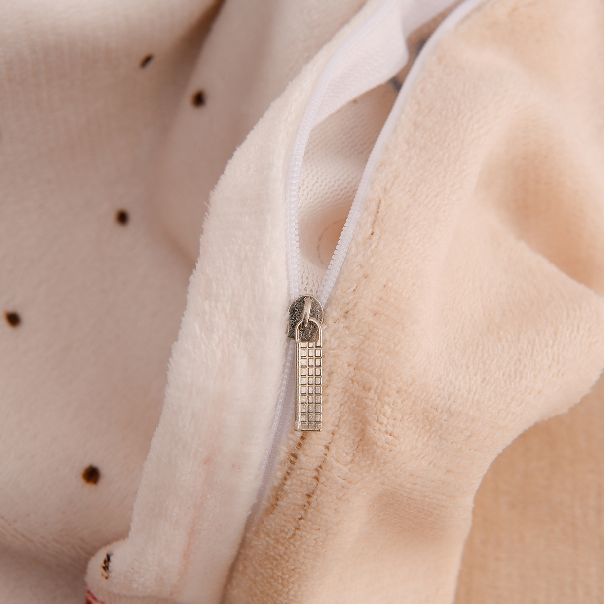 91家纺网 家纺一手货源 找家纺 紫月轩家纺 2025新款A类牛奶绒小清新印花四件套 点点萌园