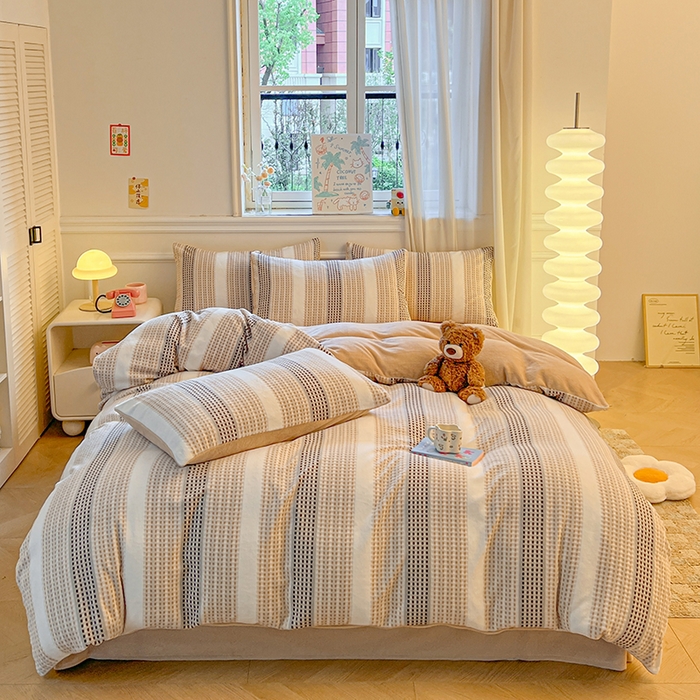 莱茵家居 2025新款高克重牛奶绒烂花四件套 暖格-咖