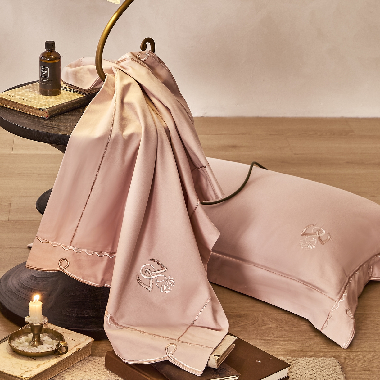 91家纺网 家纺一手货源 找家纺 玖玖爱家纺 2025新款亲肤柔软婴肤棉四件套-小邂逅 小邂逅-靓影粉