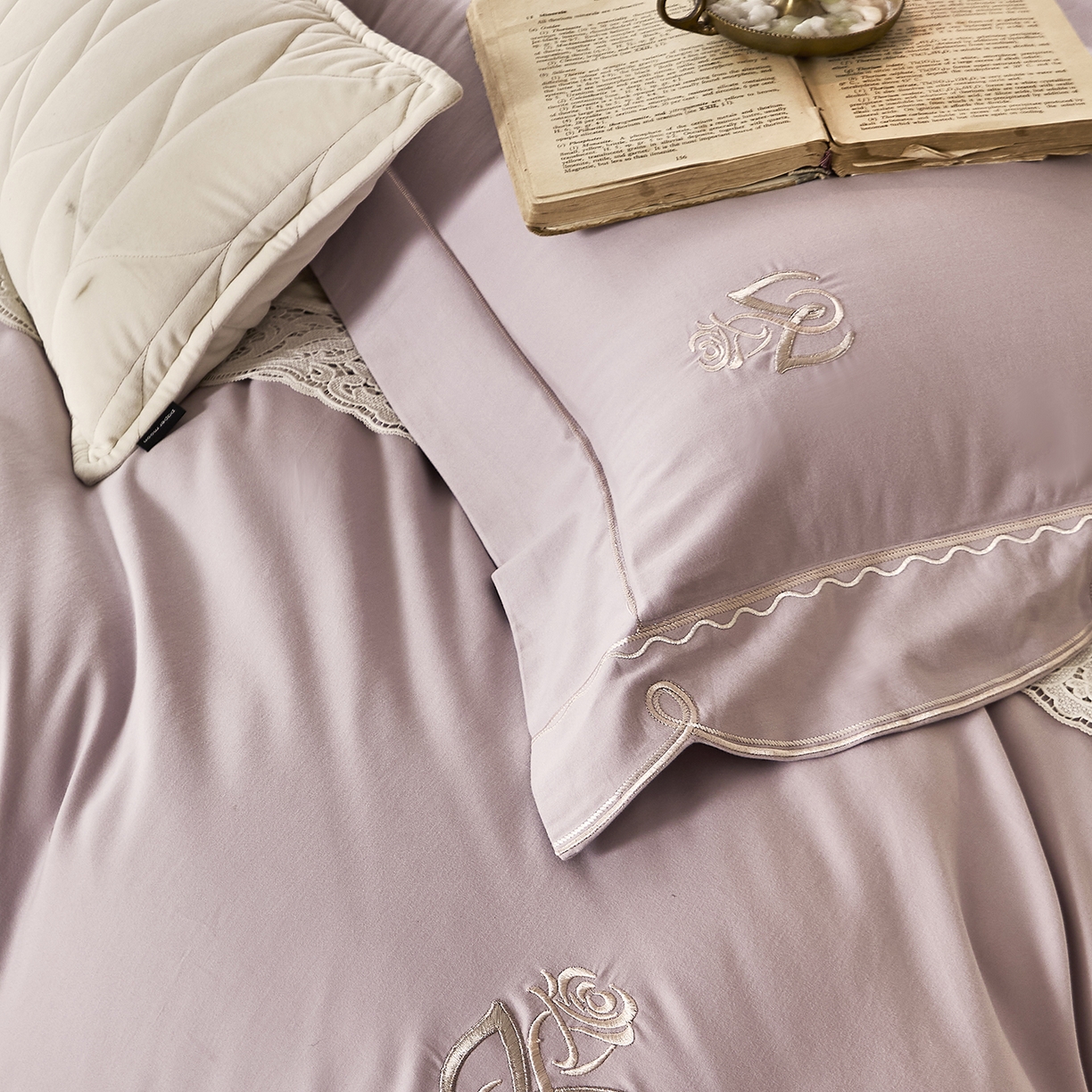 91家纺网 家纺一手货源 找家纺 玖玖爱家纺 2025新款亲肤柔软婴肤棉四件套-小邂逅 小邂逅-暮山紫