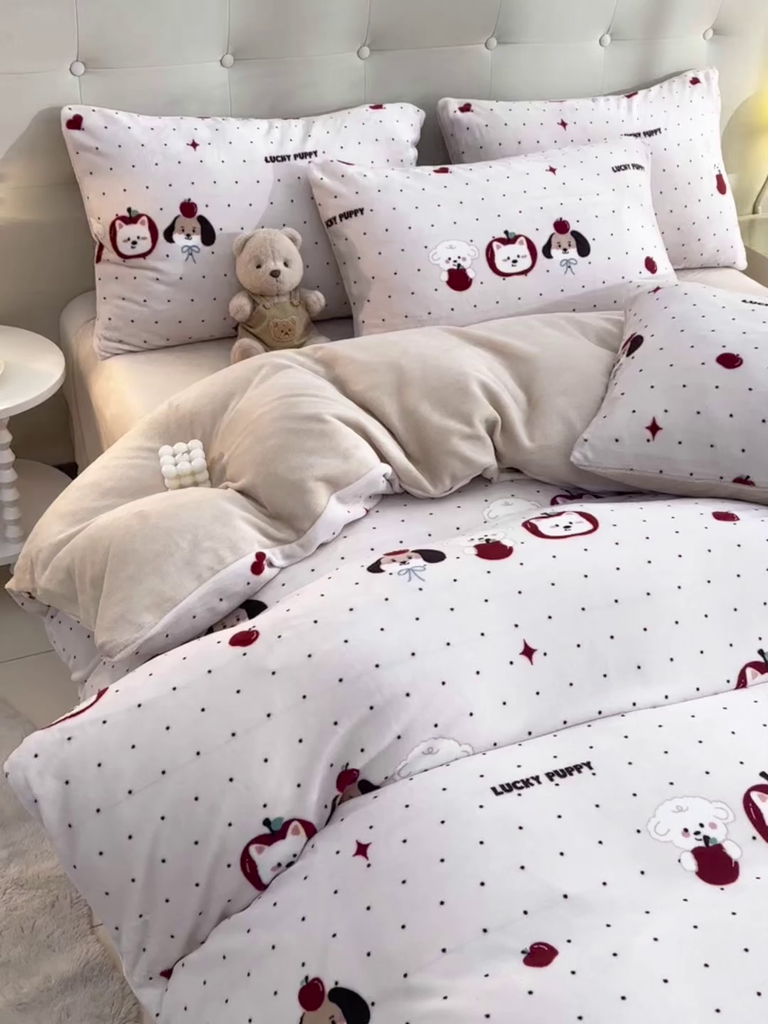 91家纺网 家纺一手货源 找家纺 紫月轩家纺 2025新款A类牛奶绒小清新印花四件套 点点萌园