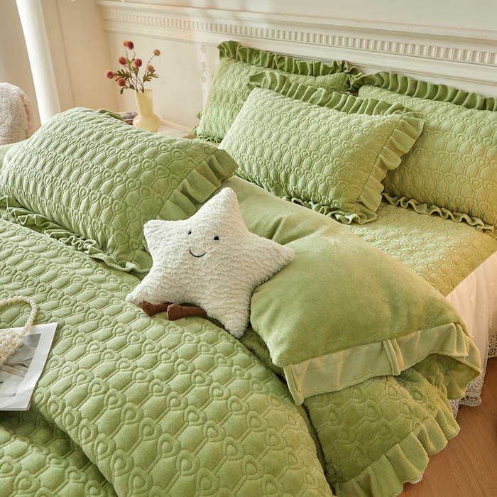 91家纺网 家纺一手货源 找家纺 怡源梦 2025新款A类牛奶绒夹棉床裙单件-甜心公主系列 绿色