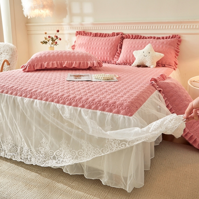 91家纺网 家纺一手货源 找家纺 怡源梦 2025新款A类牛奶绒夹棉床裙单件-甜心公主系列 粉玉色