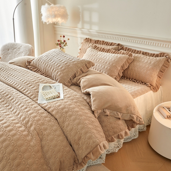 91家纺网 家纺一手货源 找家纺 怡源梦 2025新款A类牛奶绒夹棉床裙单件-甜心公主系列 咖色