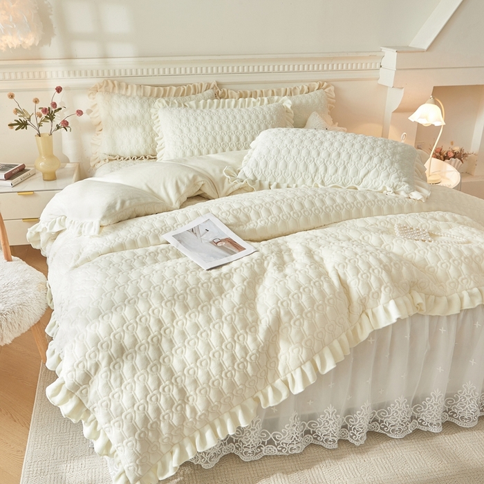 91家纺网 家纺一手货源 找家纺 怡源梦 2025新款A类牛奶绒夹棉床裙单件-甜心公主系列 米白色